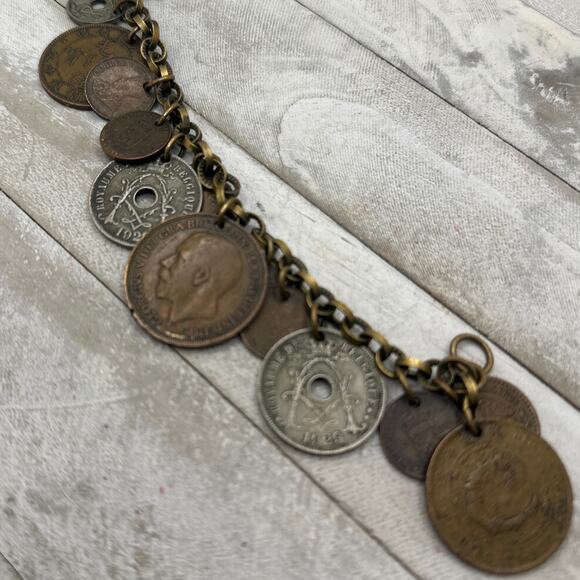 Vintage 60s--70s Monet International Coin Souvenir Travel 14 Charm Bracelet - Picture 12 of 14